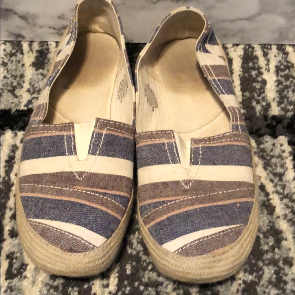 Nine West slip on flats